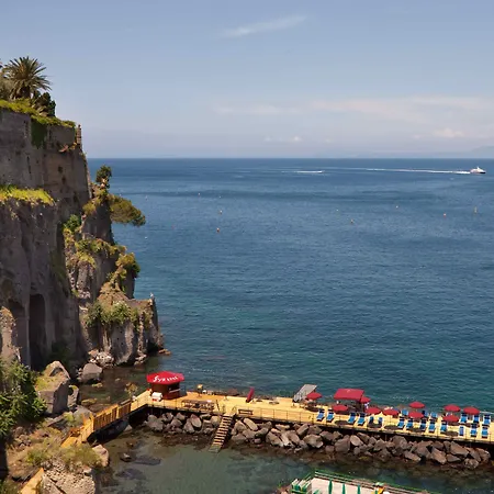 贝尔维塞林纳酒店 索伦托