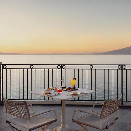 Bellevue Syrene Готель 5*