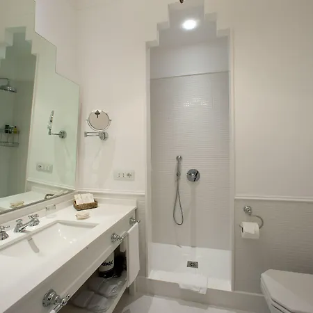 Bellevue Syrene Hotel 5*