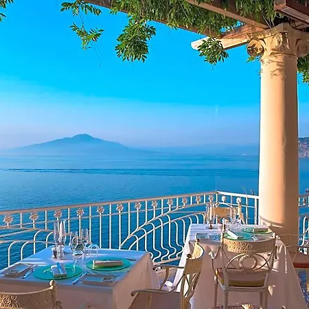 Hotel Bellevue Syrene 5*