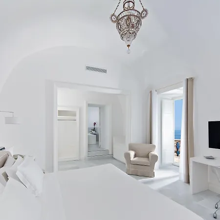 מלון Bellevue Syrene 5*